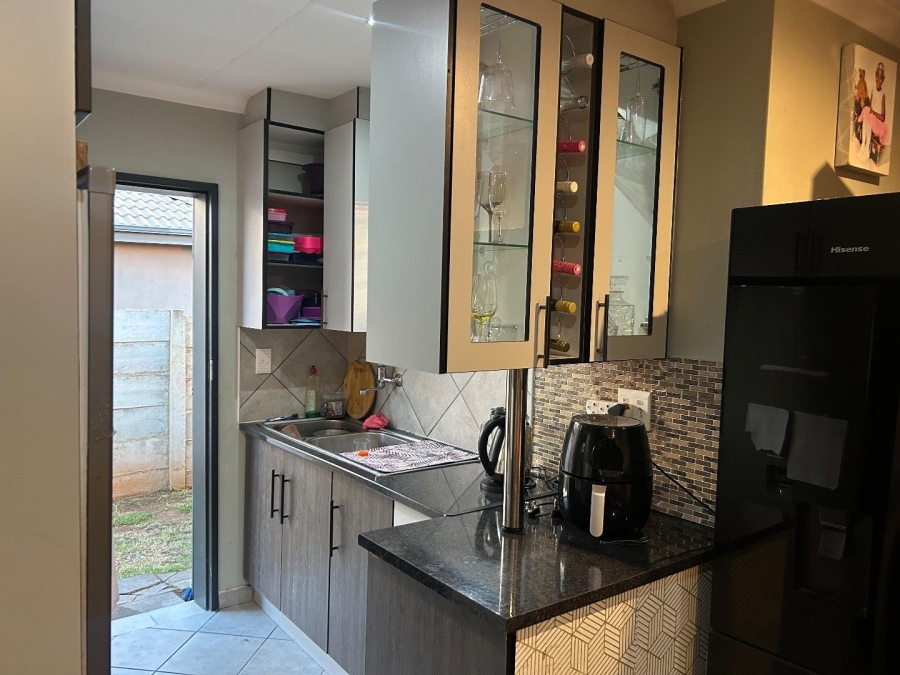 3 Bedroom Property for Sale in Lotus Gardens Gauteng
