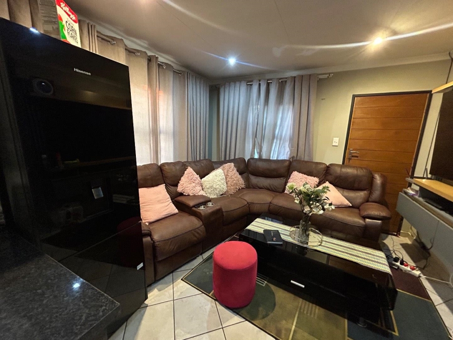 3 Bedroom Property for Sale in Lotus Gardens Gauteng