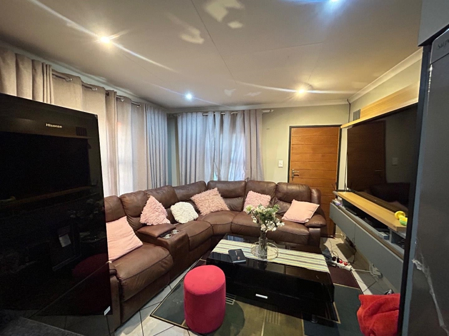 3 Bedroom Property for Sale in Lotus Gardens Gauteng