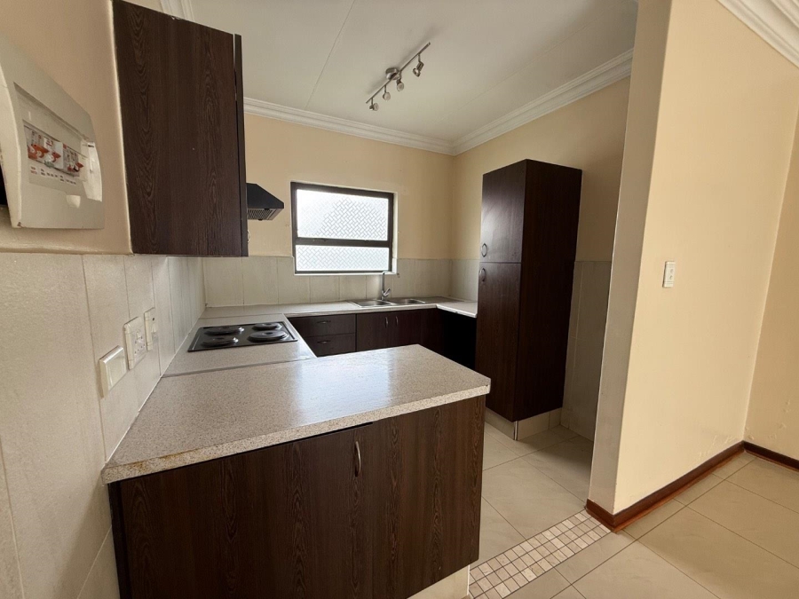 2 Bedroom Property for Sale in Blue Hills Gauteng