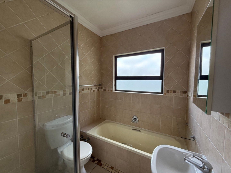 2 Bedroom Property for Sale in Blue Hills Gauteng