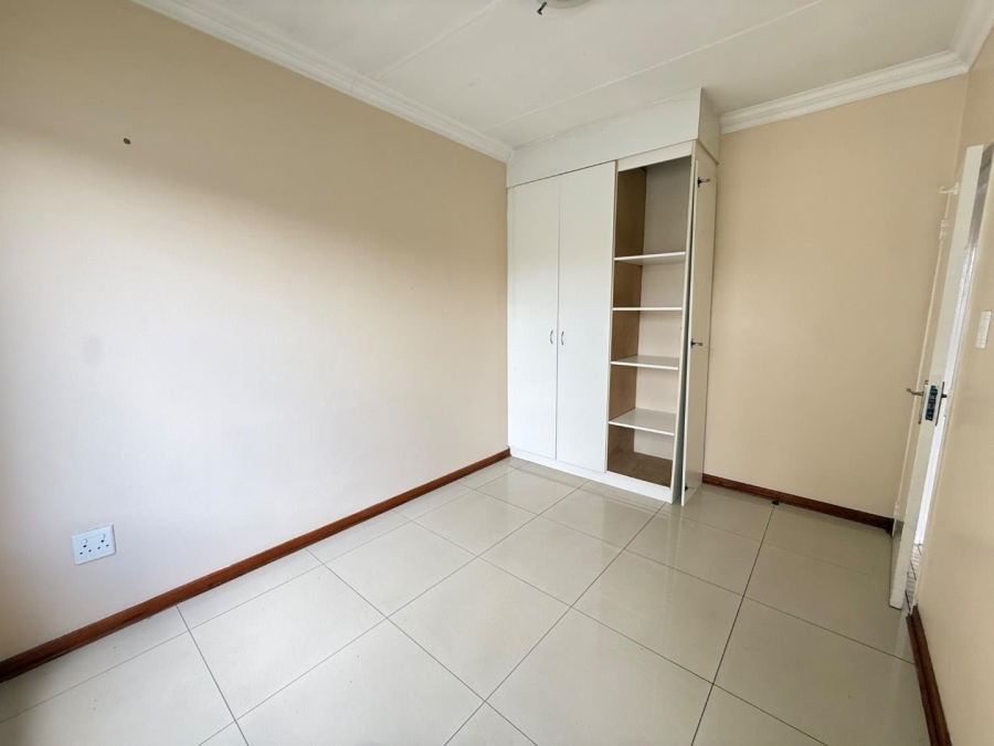 2 Bedroom Property for Sale in Blue Hills Gauteng