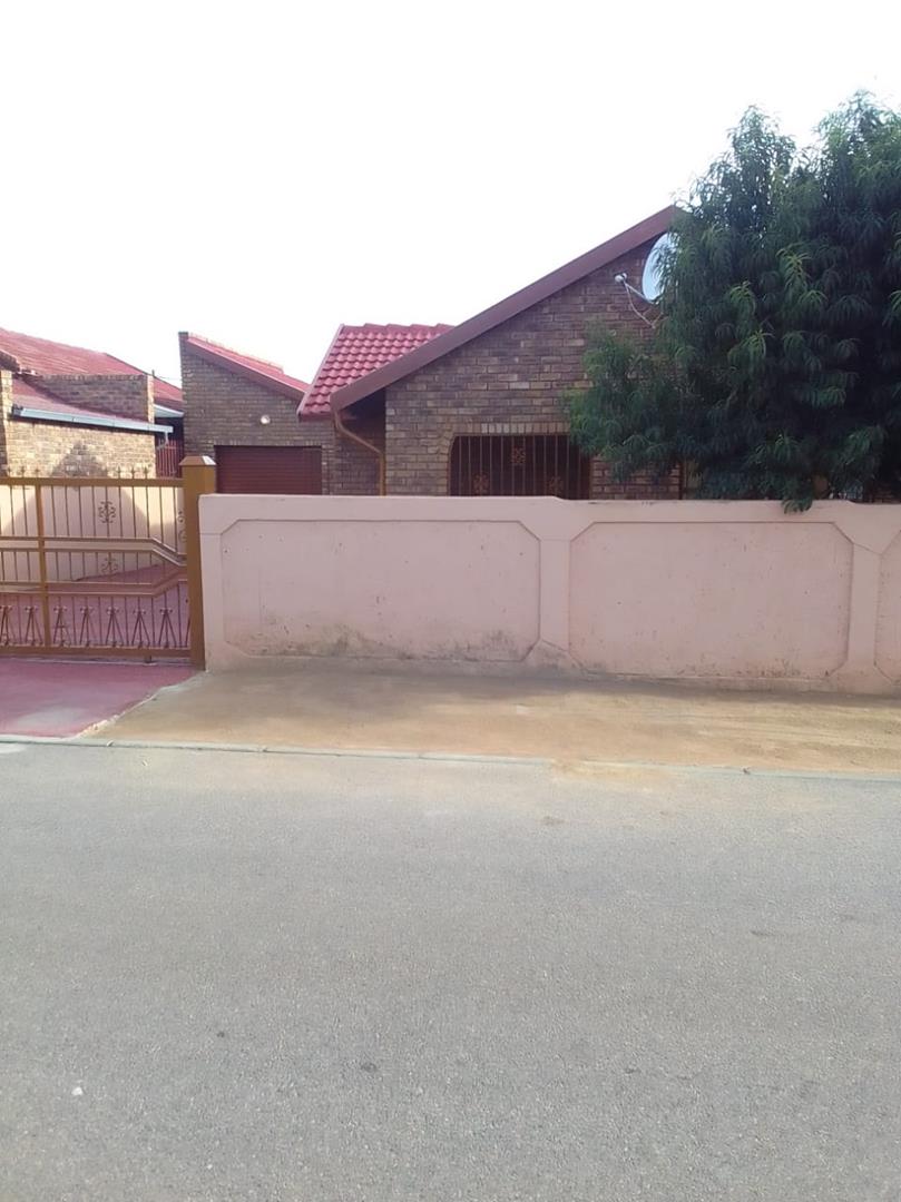 To Let 3 Bedroom Property for Rent in Soshanguve WW Gauteng