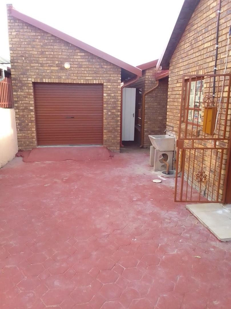 To Let 3 Bedroom Property for Rent in Soshanguve WW Gauteng