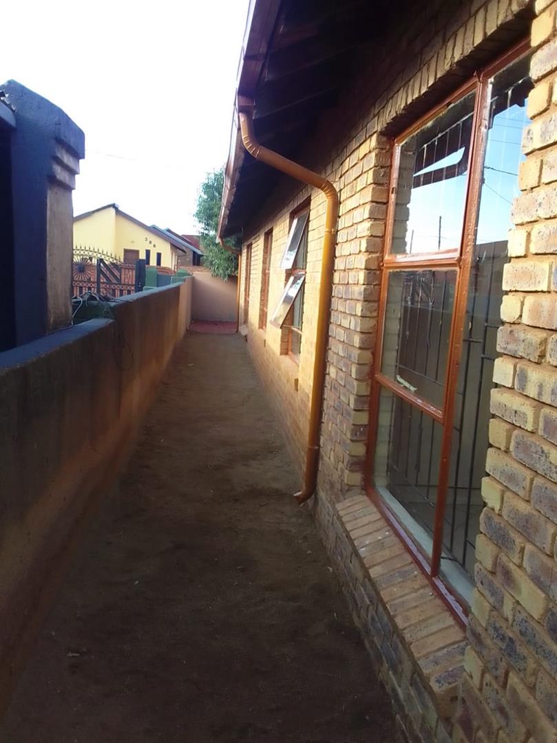 To Let 3 Bedroom Property for Rent in Soshanguve WW Gauteng