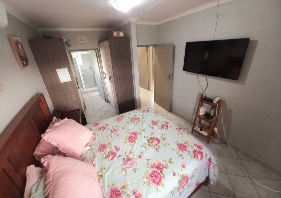 3 Bedroom Property for Sale in Lotus Gardens Gauteng