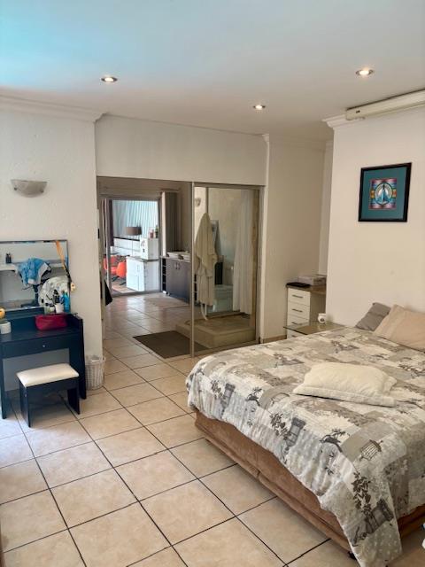 6 Bedroom Property for Sale in Waterkloof Ridge Gauteng