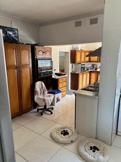 6 Bedroom Property for Sale in Waterkloof Ridge Gauteng