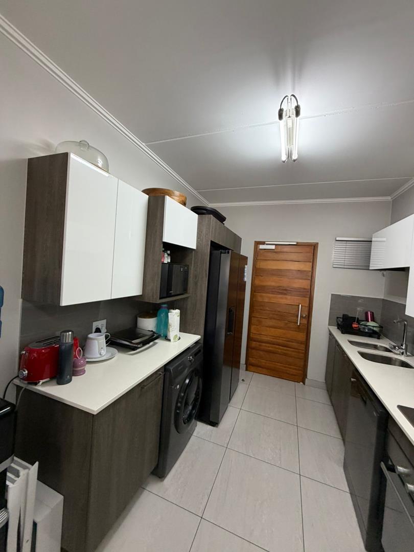To Let 3 Bedroom Property for Rent in Glen Marais Gauteng