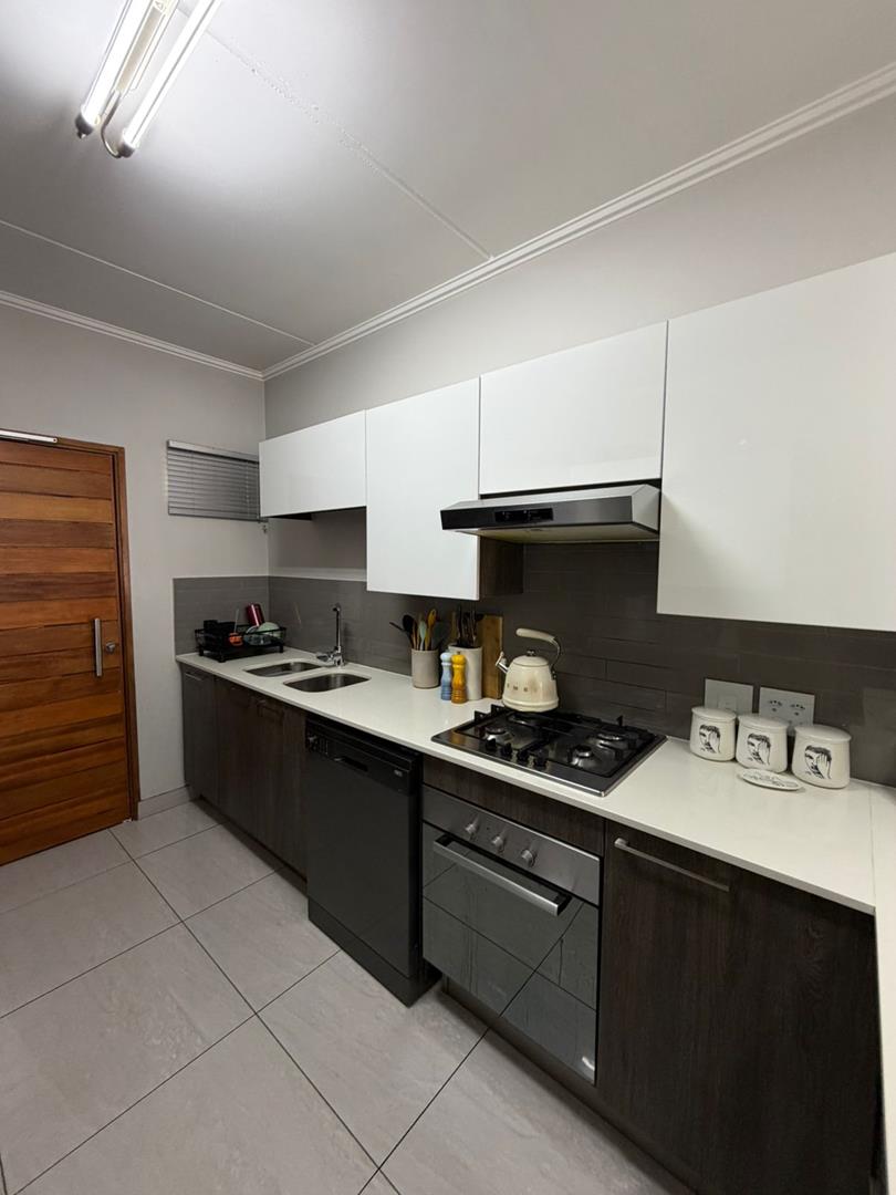 To Let 3 Bedroom Property for Rent in Glen Marais Gauteng