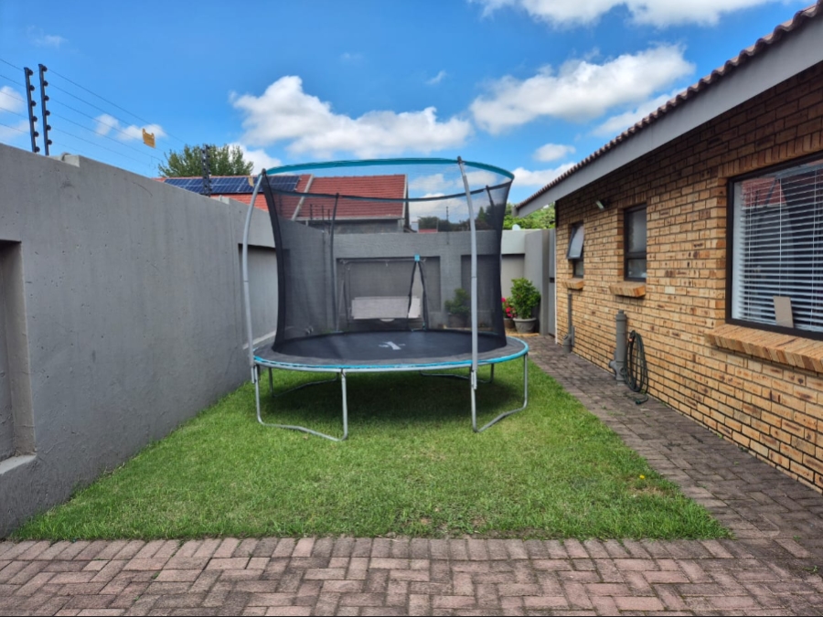 3 Bedroom Property for Sale in Raceview Gauteng