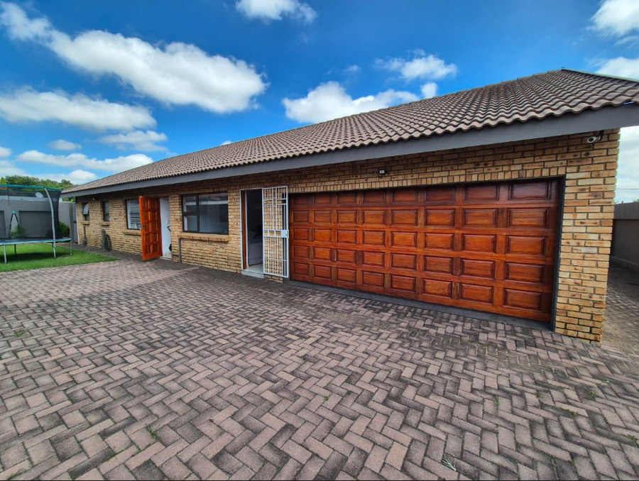 3 Bedroom Property for Sale in Raceview Gauteng