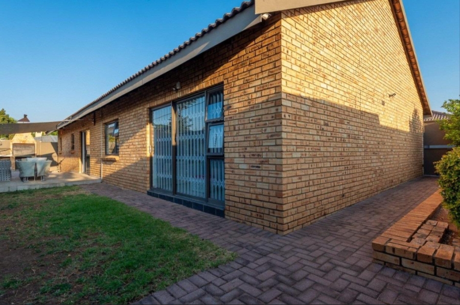 3 Bedroom Property for Sale in Raceview Gauteng