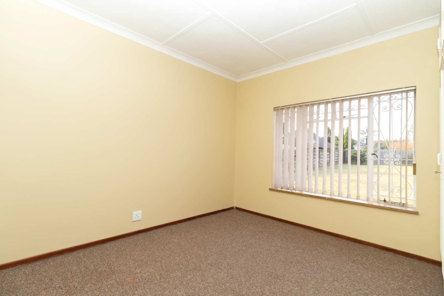 To Let 3 Bedroom Property for Rent in Roodepoort Gauteng