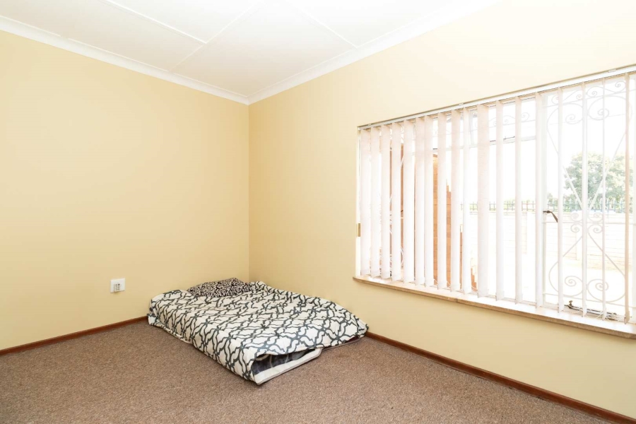 To Let 3 Bedroom Property for Rent in Roodepoort Gauteng