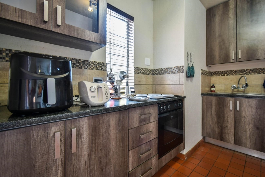 2 Bedroom Property for Sale in Die Wilgers Gauteng