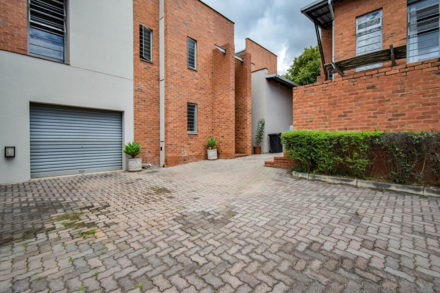 2 Bedroom Property for Sale in Die Wilgers Gauteng