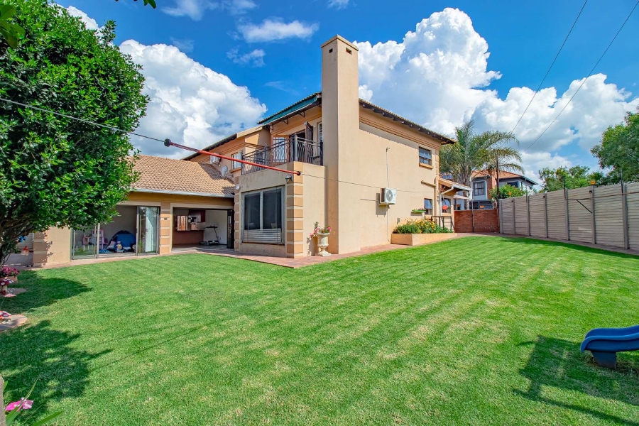 5 Bedroom Property for Sale in Highveld Gauteng