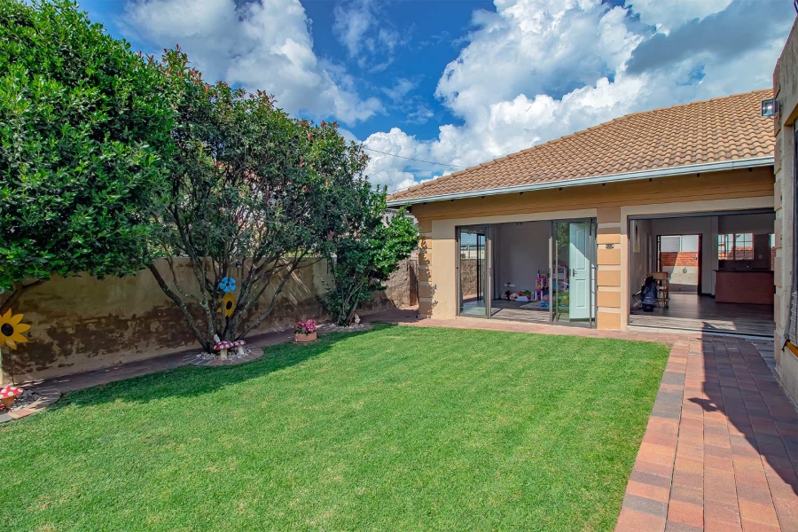 5 Bedroom Property for Sale in Highveld Gauteng