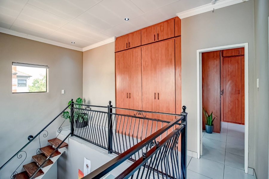 5 Bedroom Property for Sale in Highveld Gauteng