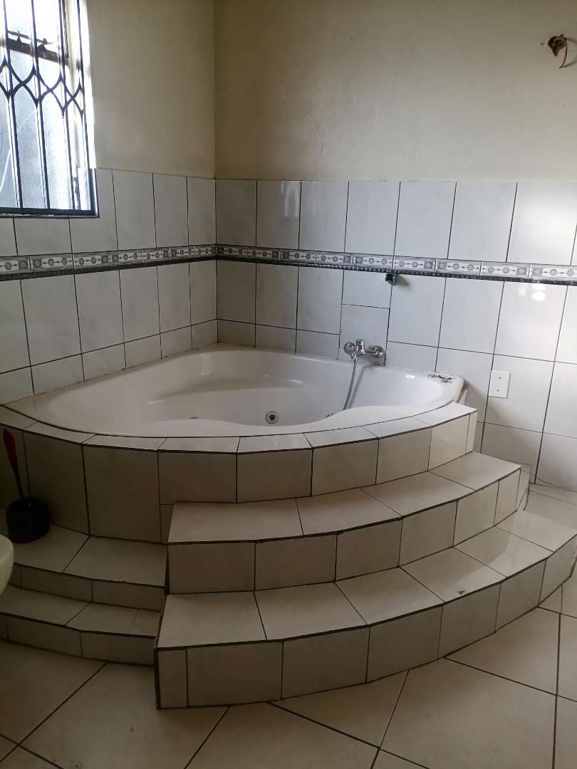 To Let 1 Bedroom Property for Rent in Dalpark Gauteng