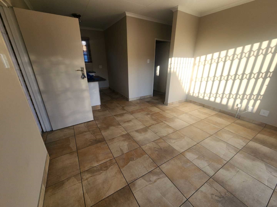 To Let 2 Bedroom Property for Rent in Weltevreden Park Gauteng