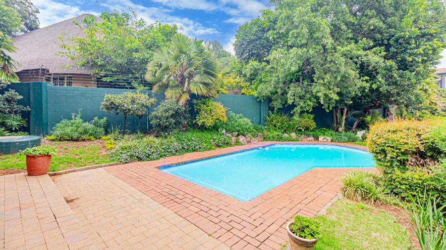 2 Bedroom Property for Sale in Bryanston Gauteng