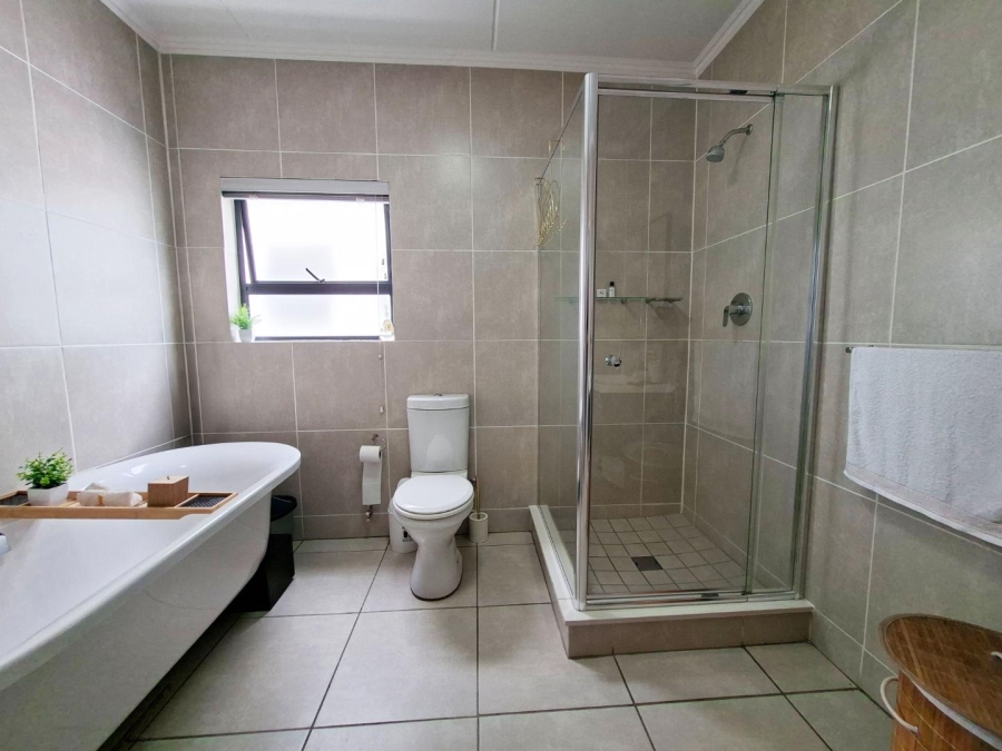 2 Bedroom Property for Sale in Bryanston Gauteng