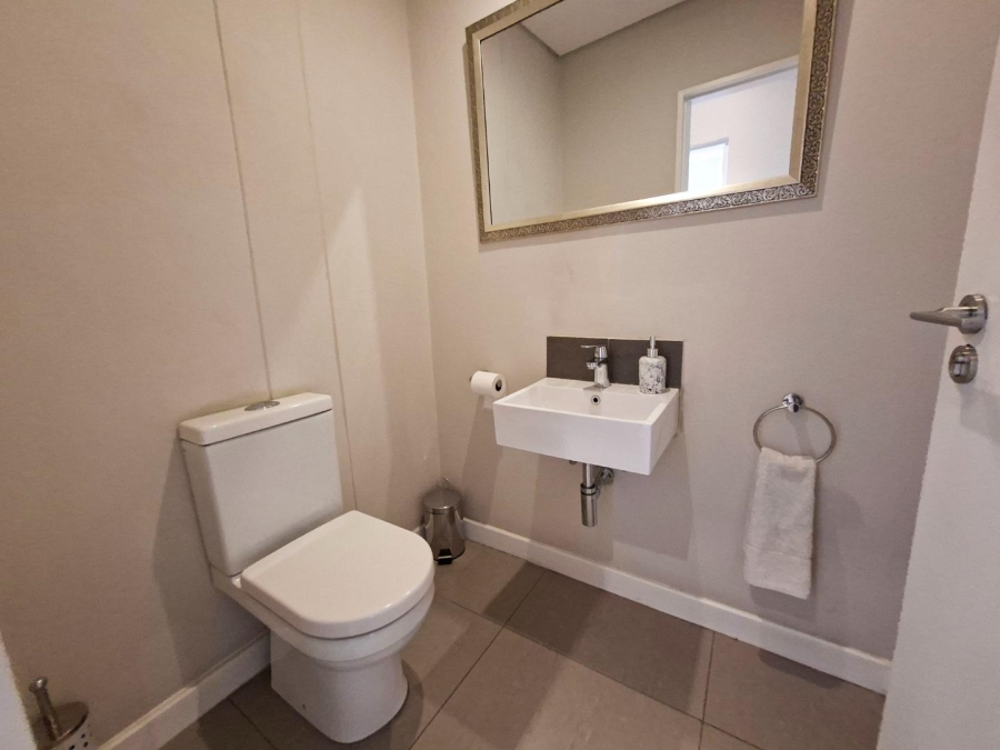 To Let 2 Bedroom Property for Rent in Parkmore Gauteng