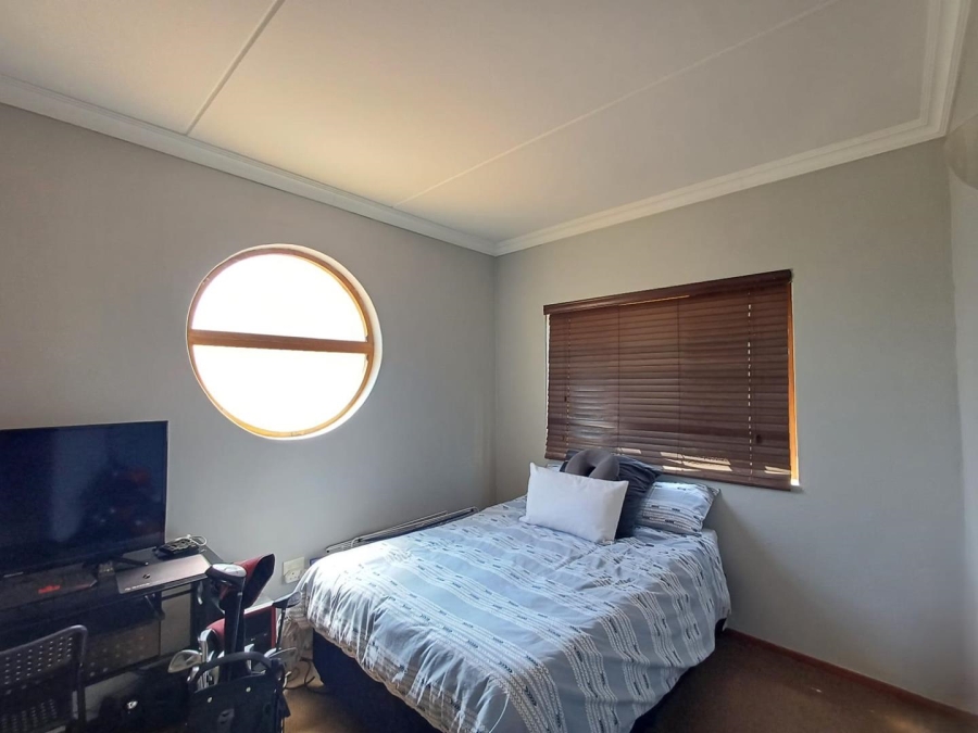 2 Bedroom Property for Sale in North Riding Gauteng