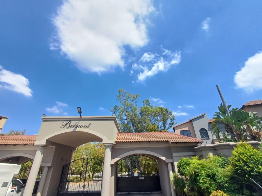 2 Bedroom Property for Sale in North Riding Gauteng