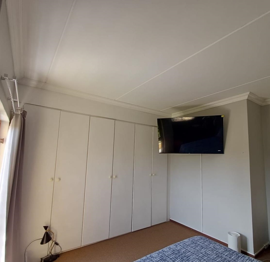 2 Bedroom Property for Sale in Noordhang Gauteng