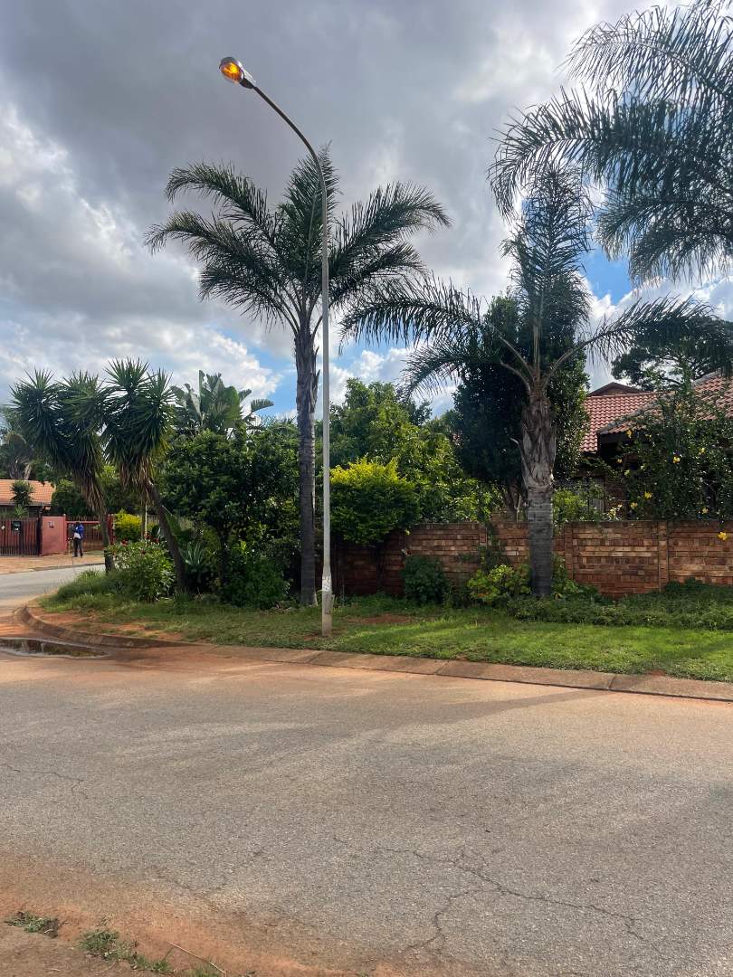 7 Bedroom Property for Sale in Heuweloord Gauteng