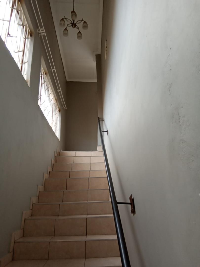 7 Bedroom Property for Sale in Heuweloord Gauteng