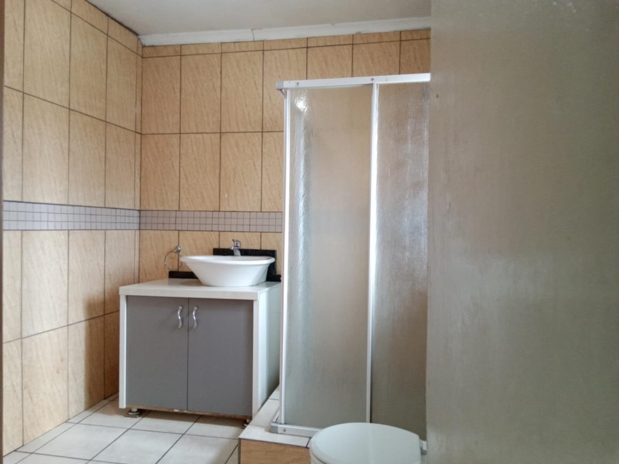 7 Bedroom Property for Sale in Heuweloord Gauteng