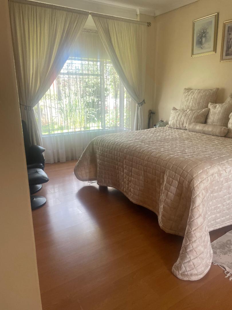 7 Bedroom Property for Sale in Heuweloord Gauteng