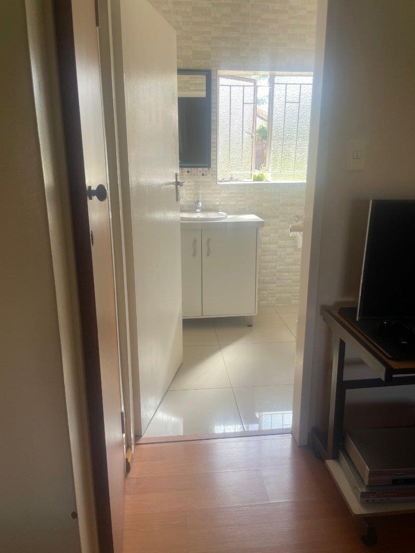 7 Bedroom Property for Sale in Heuweloord Gauteng