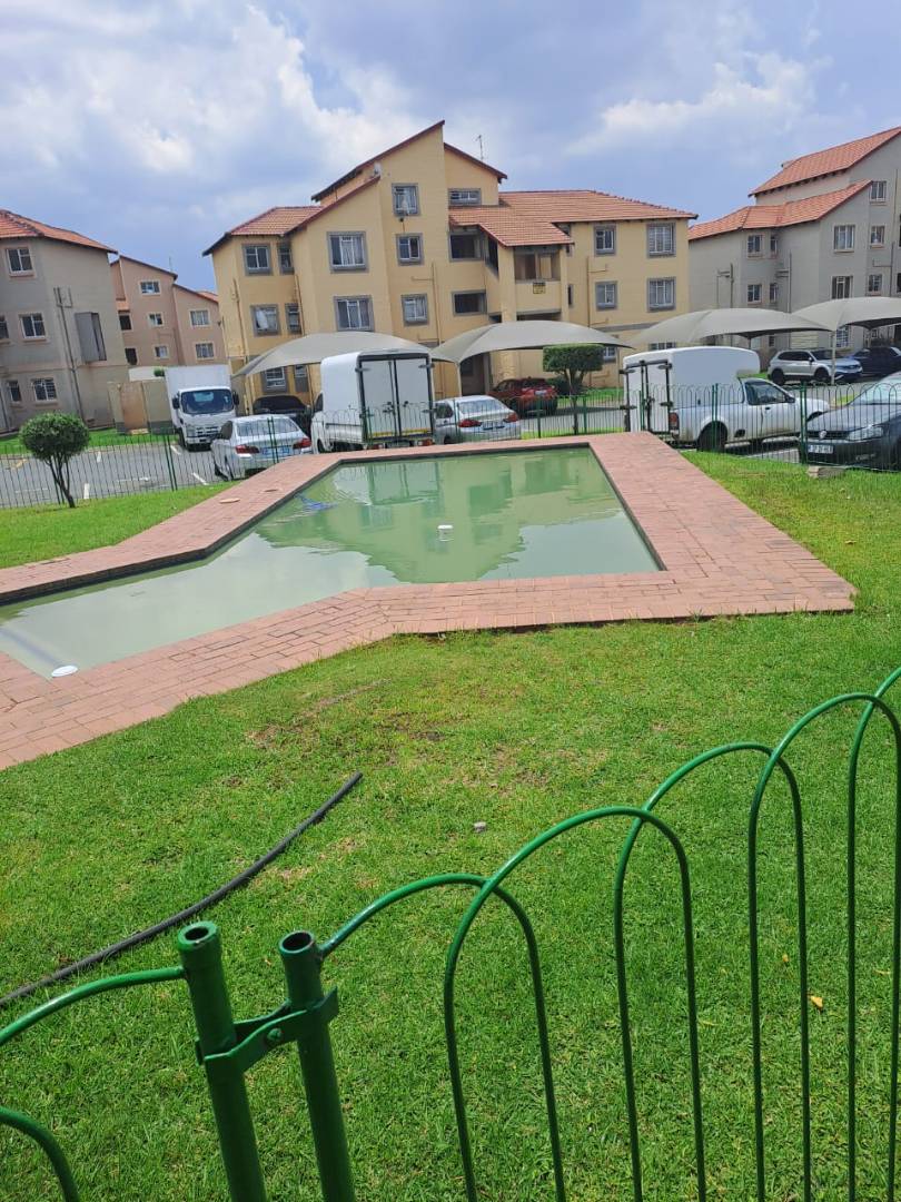 1 Bedroom Property for Sale in Ormonde Gauteng