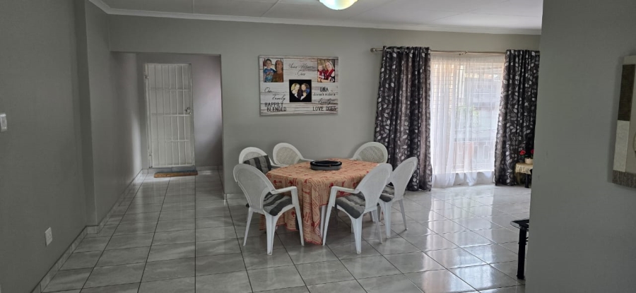 3 Bedroom Property for Sale in Bardene Gauteng