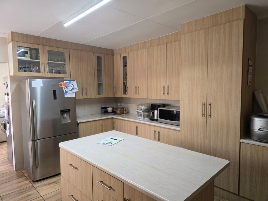 3 Bedroom Property for Sale in Bardene Gauteng