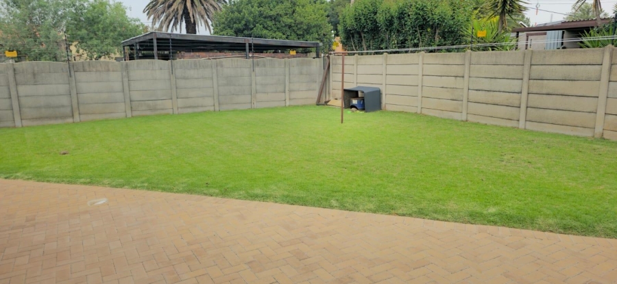 3 Bedroom Property for Sale in Bardene Gauteng