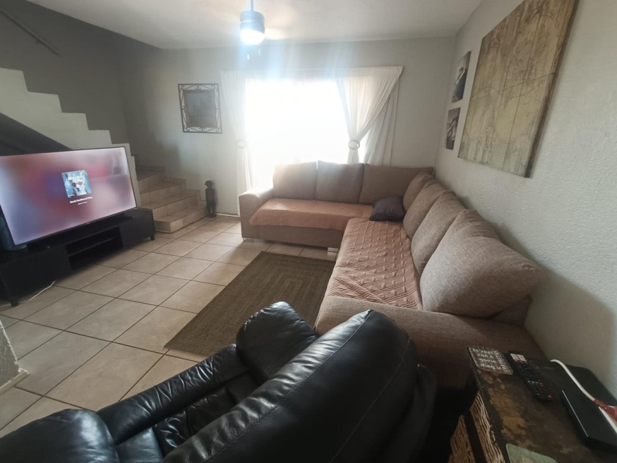 2 Bedroom Property for Sale in Hennopspark Gauteng