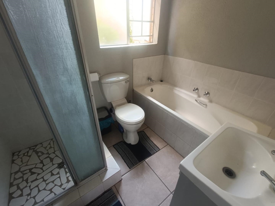 2 Bedroom Property for Sale in Hennopspark Gauteng