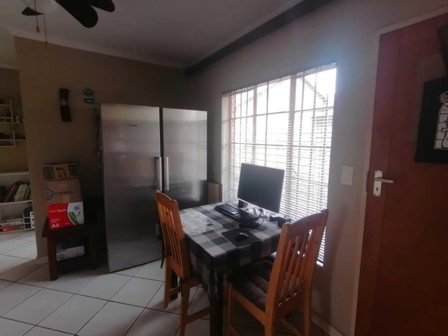 2 Bedroom Property for Sale in Eldoraigne Gauteng
