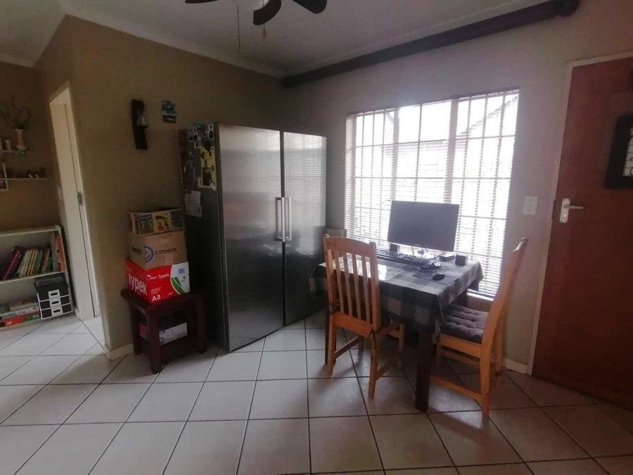 2 Bedroom Property for Sale in Eldoraigne Gauteng