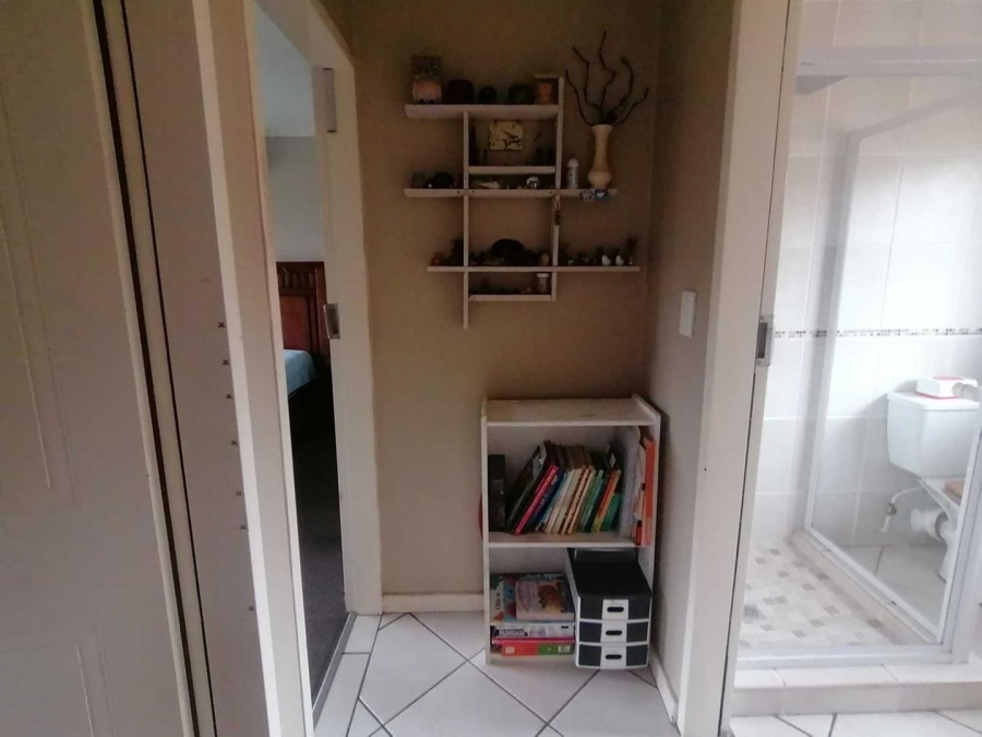 2 Bedroom Property for Sale in Eldoraigne Gauteng