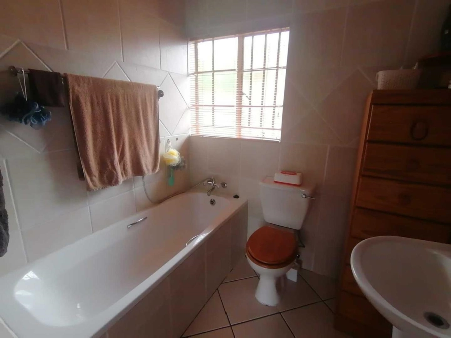 2 Bedroom Property for Sale in Eldoraigne Gauteng