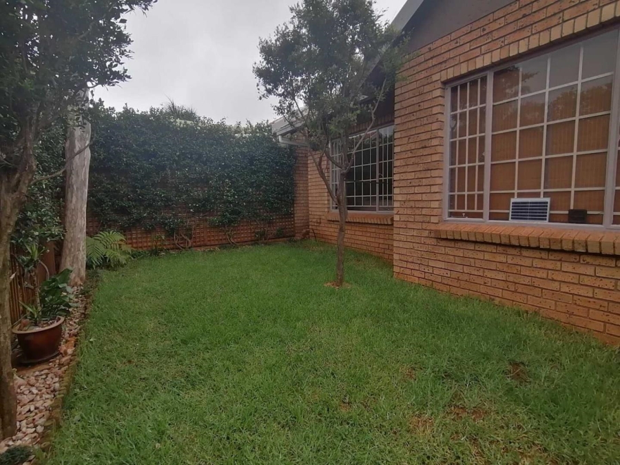 2 Bedroom Property for Sale in Eldoraigne Gauteng