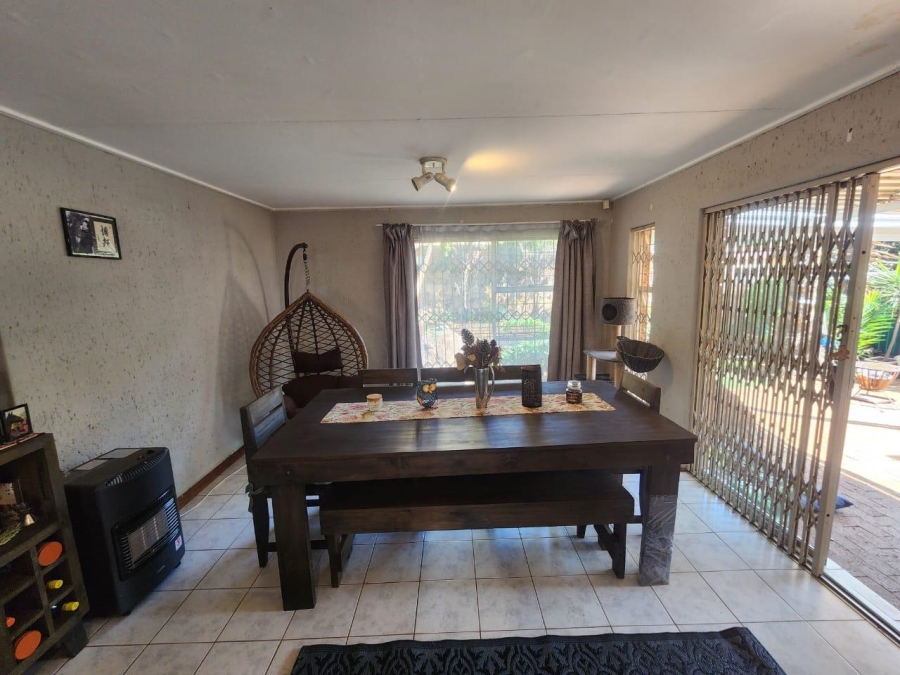 3 Bedroom Property for Sale in Glenvista Gauteng