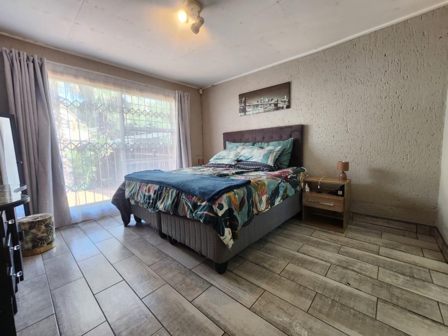 3 Bedroom Property for Sale in Glenvista Gauteng